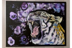 abstrakti tiikeri ja orvokkimaalaus