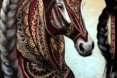 Mandala-hevostaide-kultaisella-taustalla